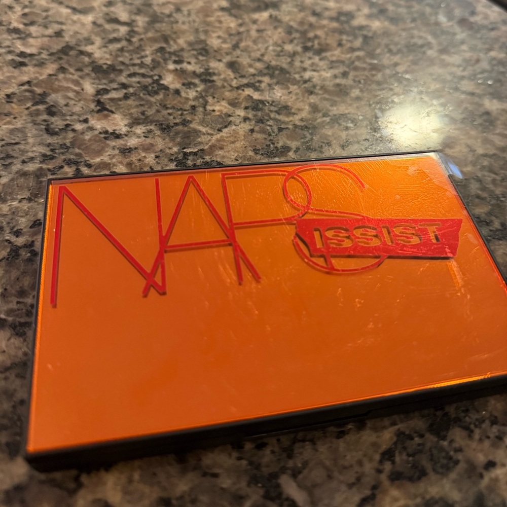NARS Issist Makeup Palette